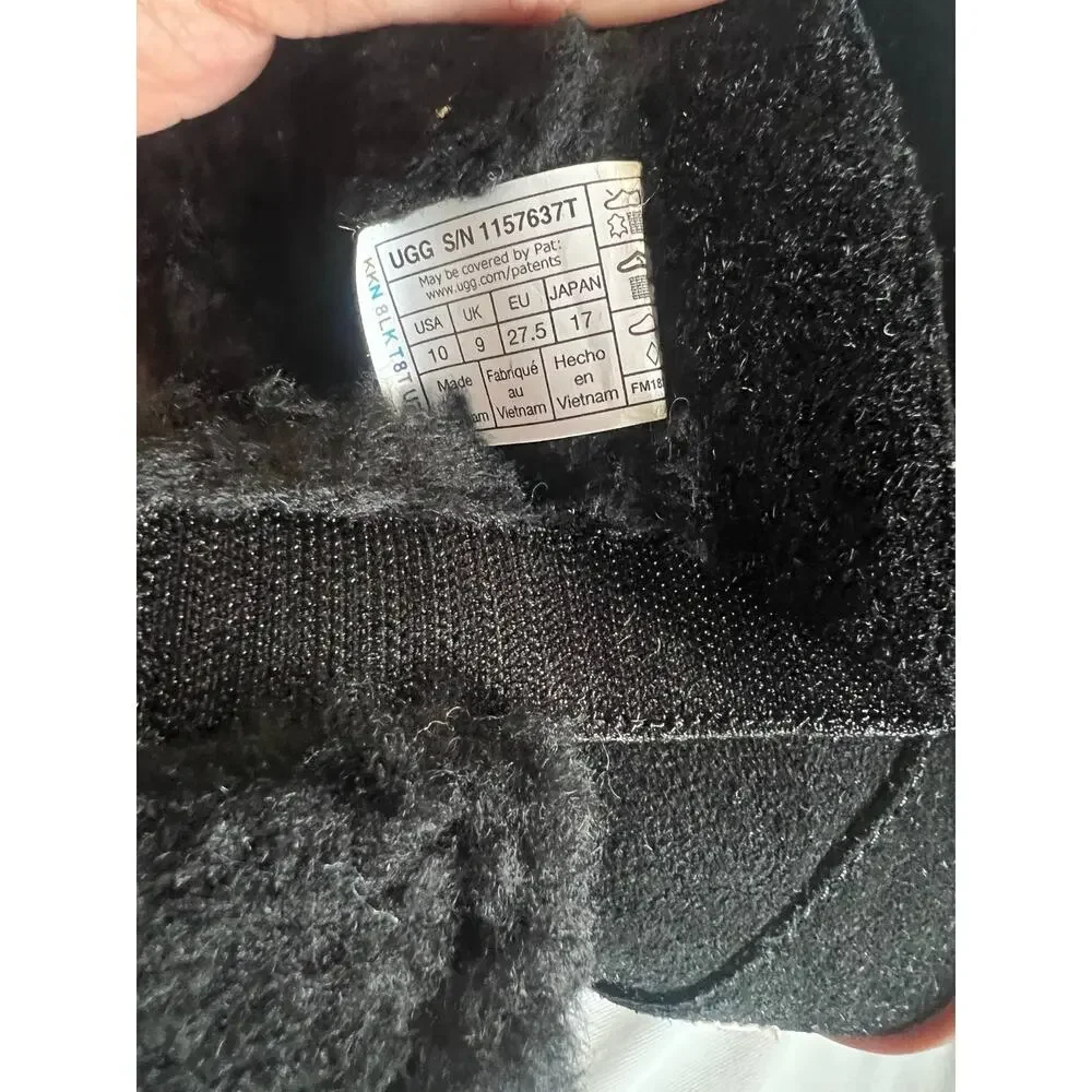 UGG Sammee black Toddler Boots with Velcro Sz 10